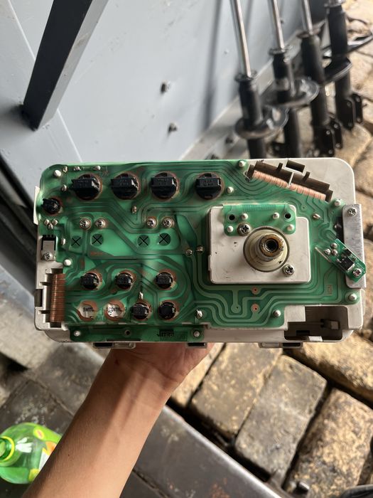 Damas tablo sotiladi