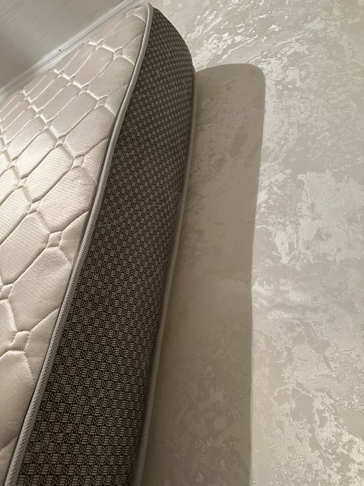 Хороший мягкий матрас