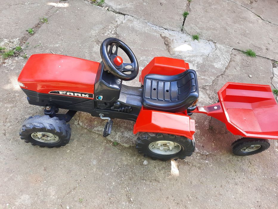Tractor cu pedale
