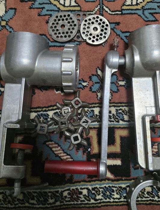 Мясорубка продам