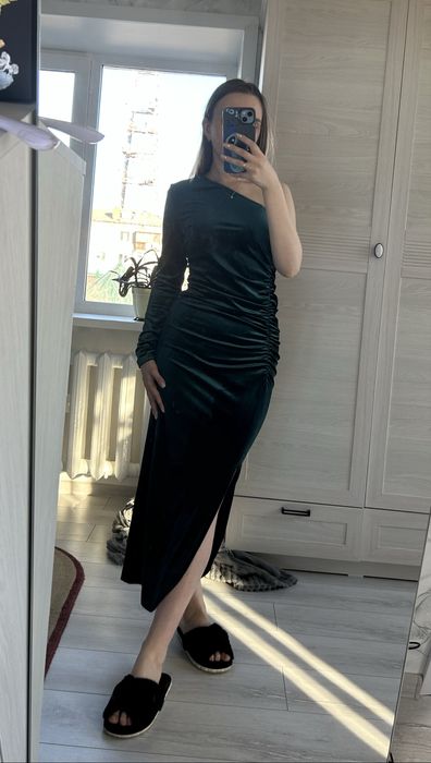 Шикарное вечернее платье