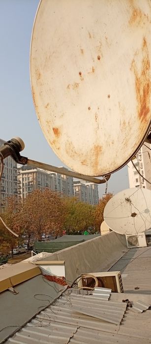 ДвеПораболическиеАнтены180см и90см4тюнераВсе в рабочем состоянии