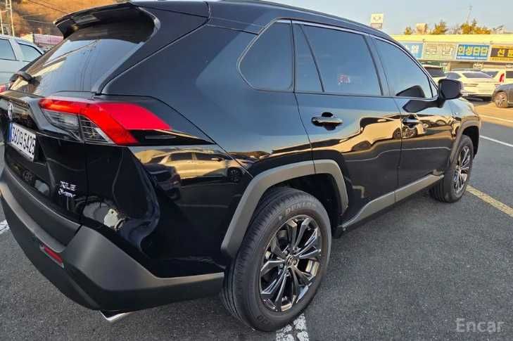 Toyota Rav4 2.5 бензин+гибрид