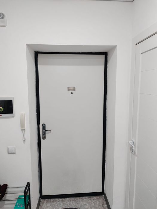 Железная входная дверь