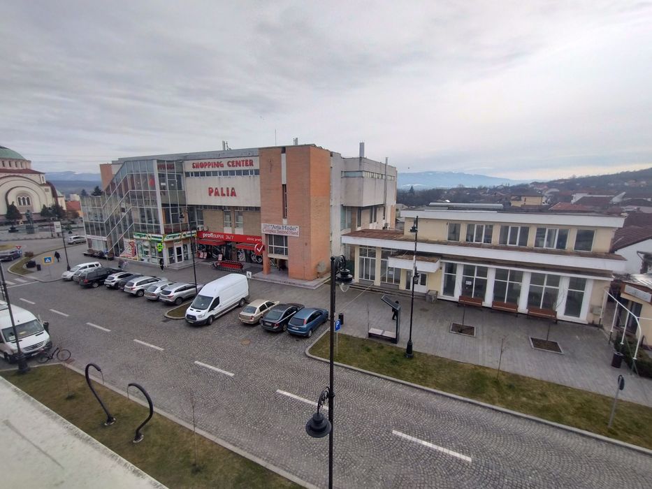 Apartament 2 camere semidecomandat