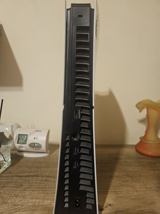 PlayStation 5 Digital Edition 1Tb + Controller in stare perfecta de funcționare