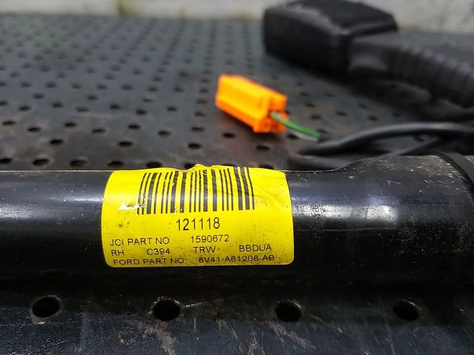 Teaca centura cu pretensiometru dreapta ford kuga 1 8v41a61208ab 8v41a61208ab