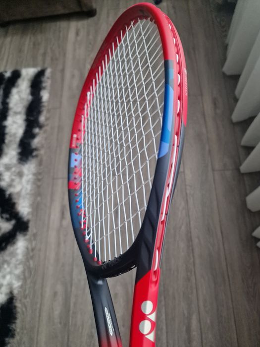 Vand racheta Yonex V core