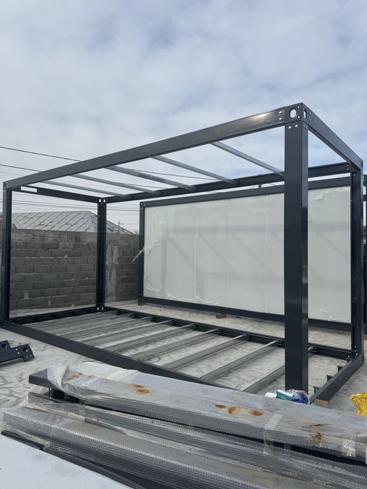 Vand containere modulare cu piese de colt