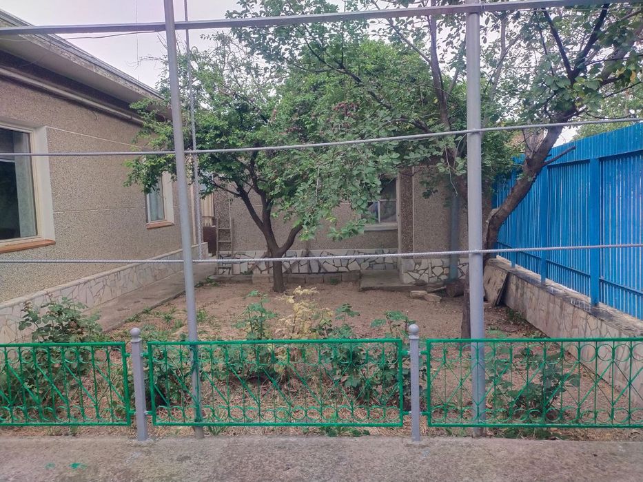 Продаётся дом 100000y.e