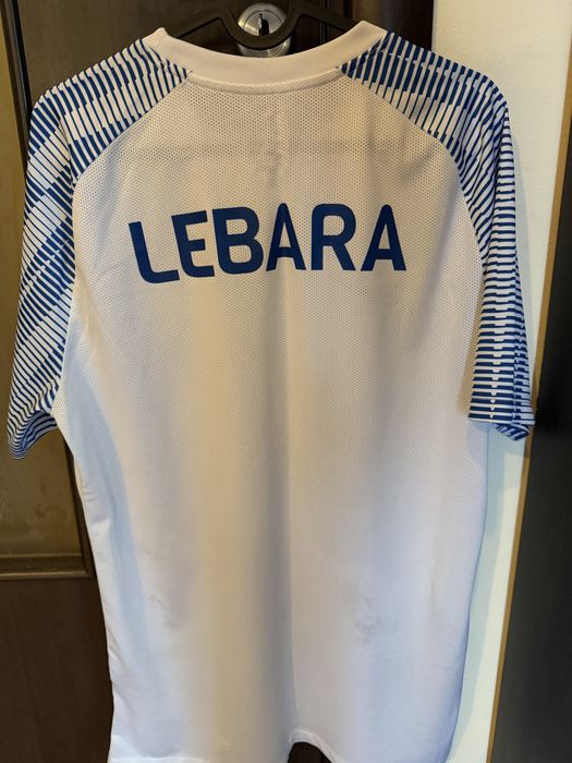 Тениски с автографи