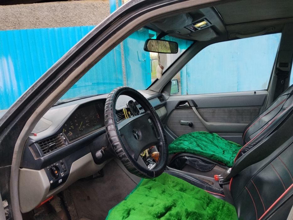 Мерс 124 бенз ,,,