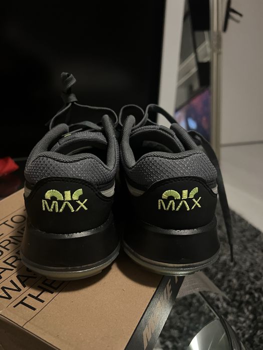 Nike AIR MAX MOTIF NN GS - номер 38.5