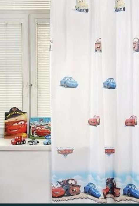 Продам шторы в детскую