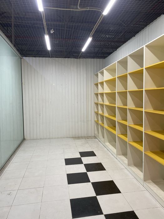 Продам бутик вместе с мебелью