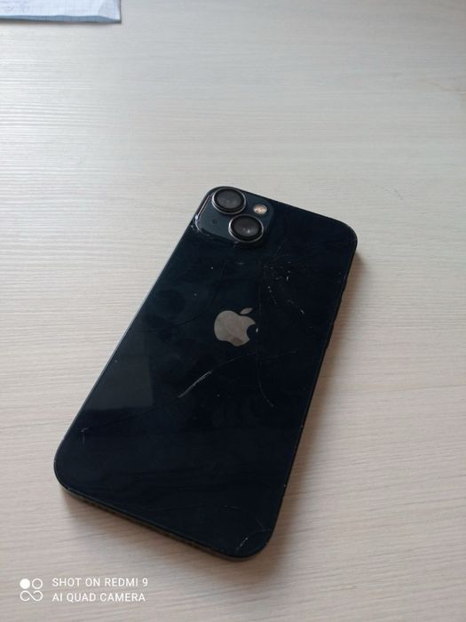 iPhone 13.