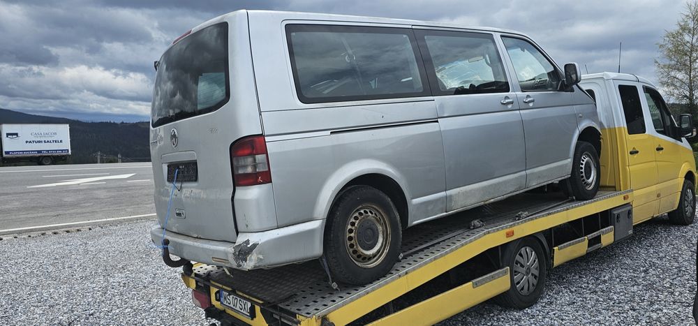 Dezmembrez Volkswagen Transporter T5 An 2007 Motor 2.5 Multivan