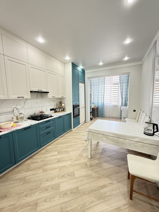 Продам 3 комн квартиру в центре