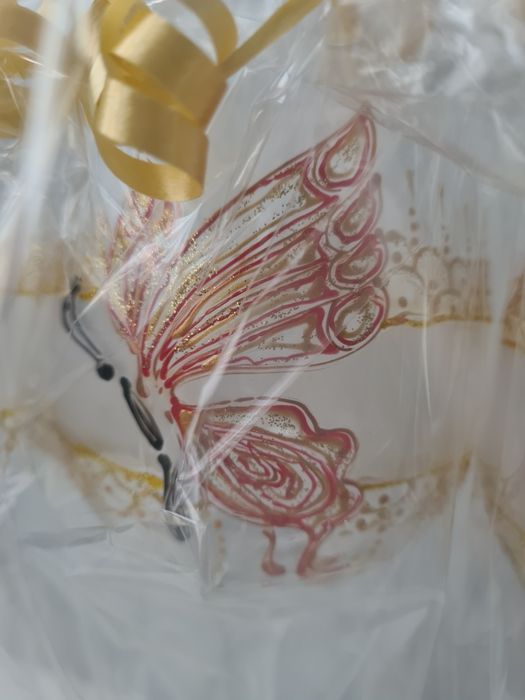 Комплект ръчно рисувани чаши за вино