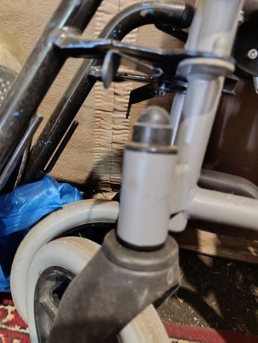 Инвалидная коляска