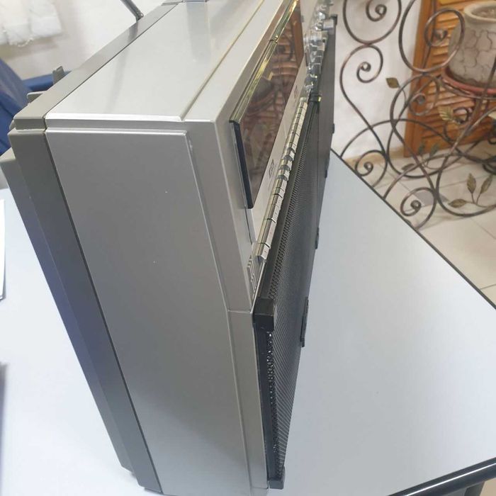 Продается магнитола SHARP GF-777