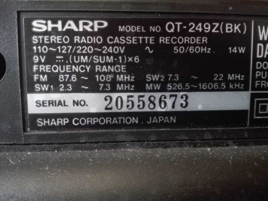 Радиокасетофон SHARP и съветска кинокамера " Quarz".