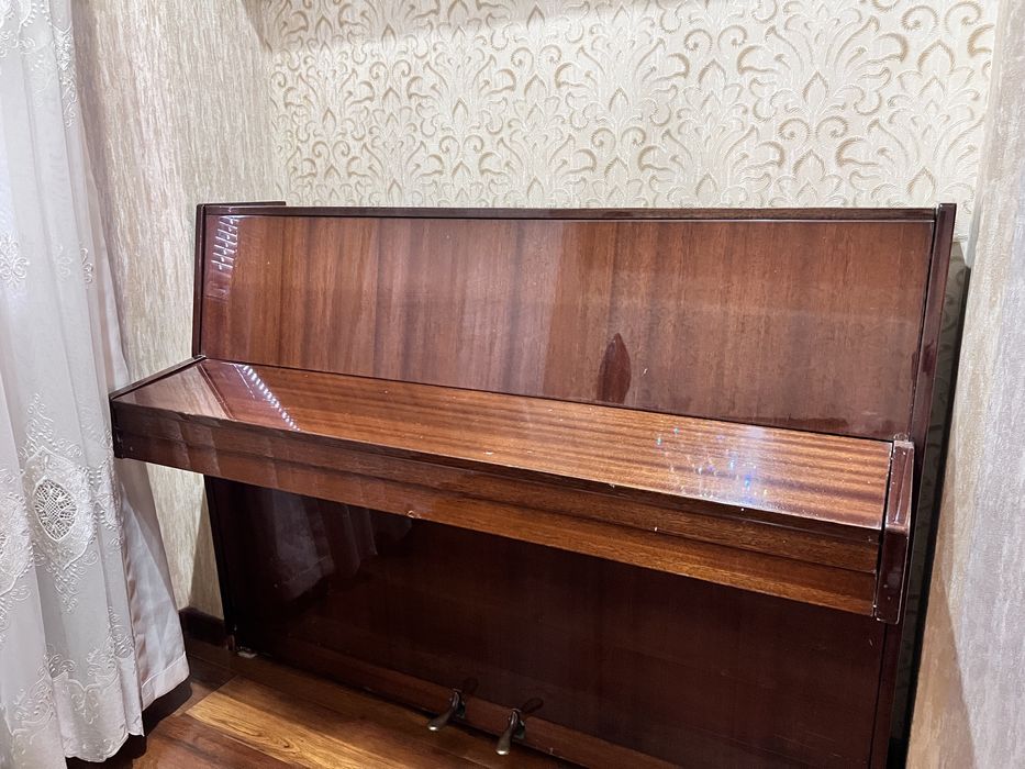Срочно продается немецкая пианино