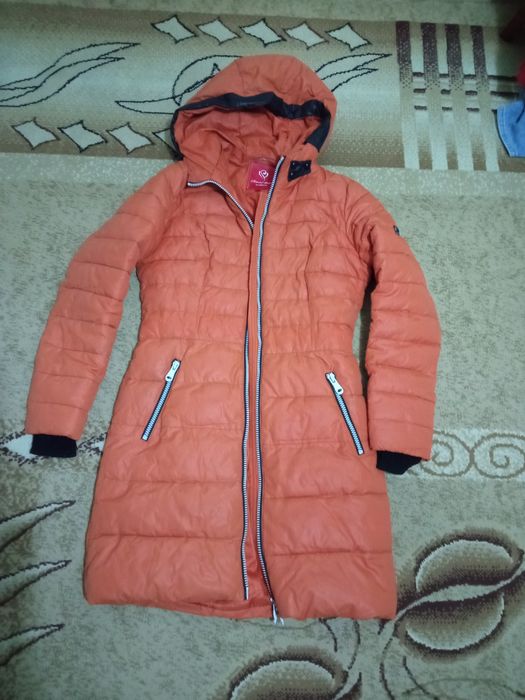 Продаю пуховик и шубу