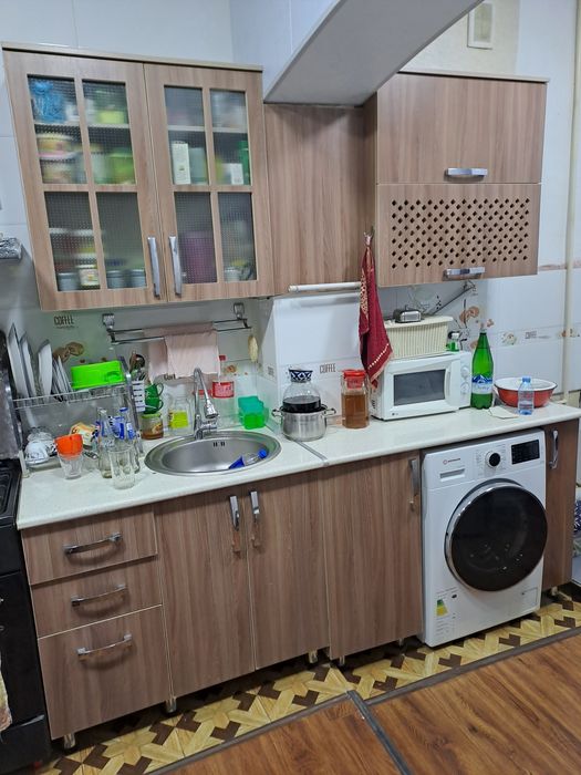 Кухонный мебел сотилади