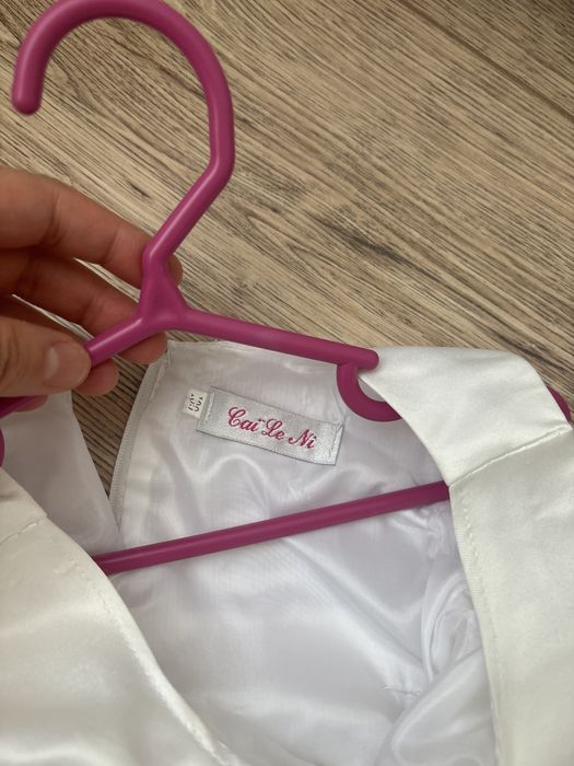 Продам платье рост 100