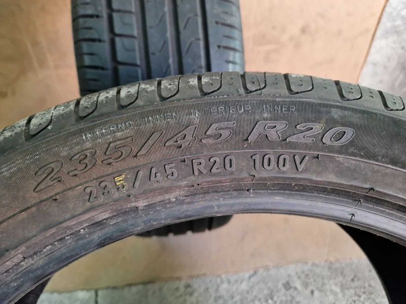 2 Pirelli R20 235/45
летни гуми
DOT1519