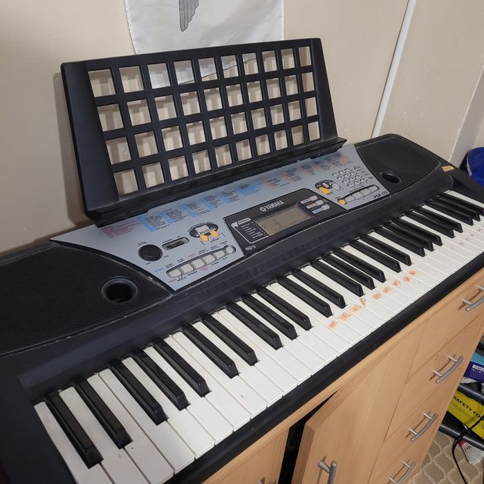 Vând orgă profesională yamaha