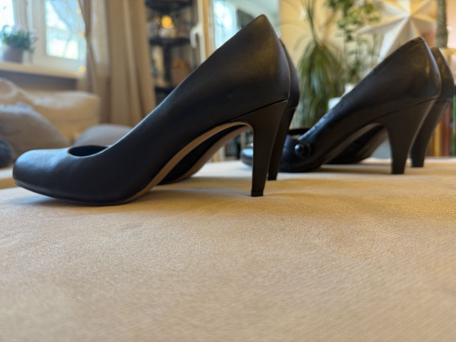 Обувки Clarks на висок ток 41 номер