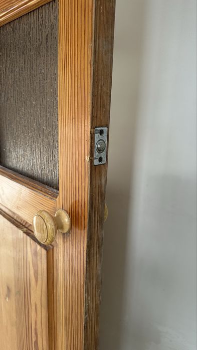 Продам деревянные двери 5 шт