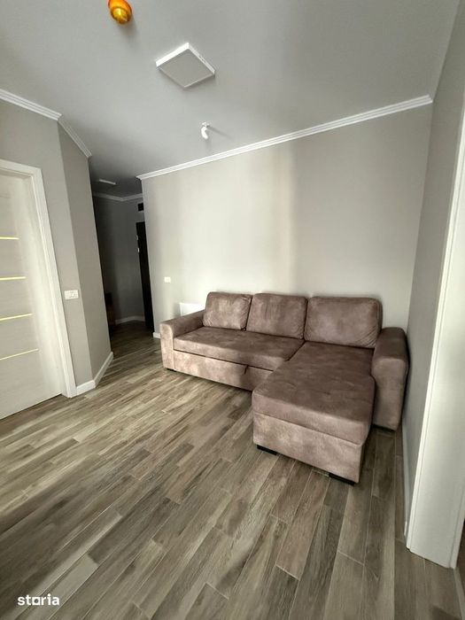 Închiriez apartament cu 3 camere