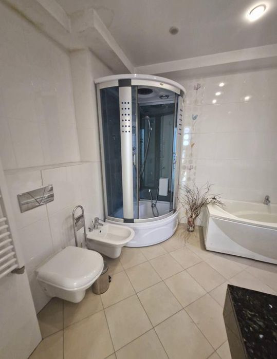 Дава се под наем Многостаен апартамент в София, Лозенец - 180 кв.м за 1900 € - Снимка #11