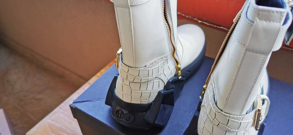 Оригинални маркови дамски кожени боти HIDE & JACK - 37 номер