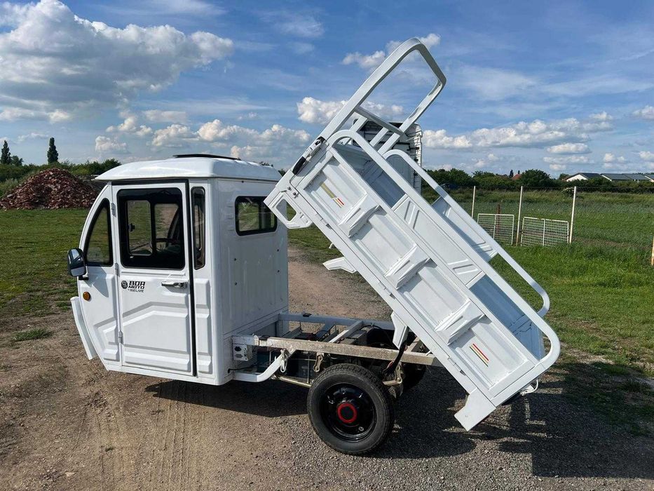 Triciclu electric cargo cu cabina si bena basculabila 2025 - autonomie 80 km. Pret 11800 lei (negociabil)