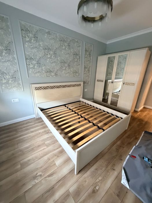Продам спальный гарнитур