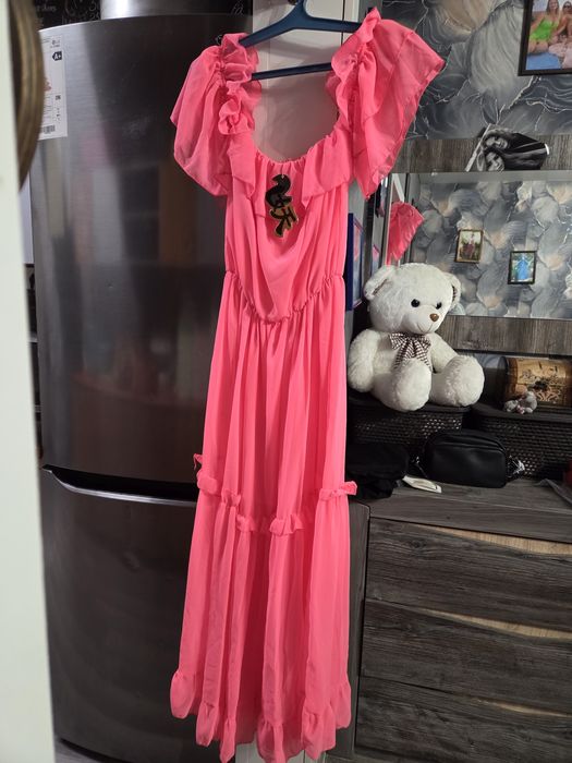 Платье новое размера L .