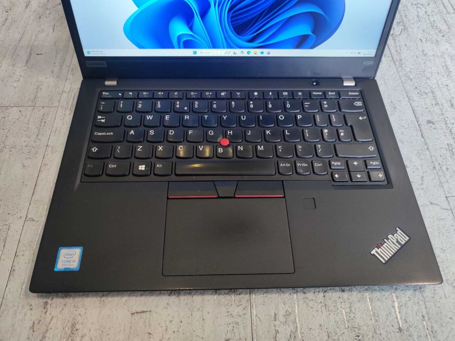 Лаптоп Lenovo ThinkPad X390 13" i5-8265U / 8GB RAM / 256GB NVMe