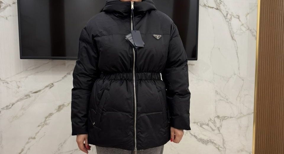 Продам куртку PRADA