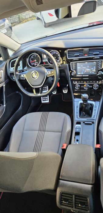 VW-GOLF 2016г. 2.0 TDI 150кс R-LINE.