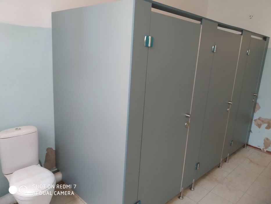 Туалетные кабинки  , сантех. перегородки