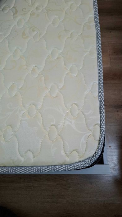 Кровати 2 штуки подростковые с матрасом