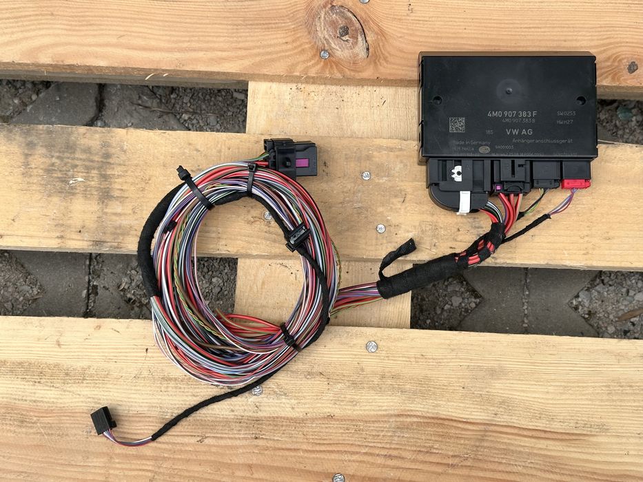 Теглич комплект AUDI A6 C8 / A7 C8 Електрически  4K0800491E