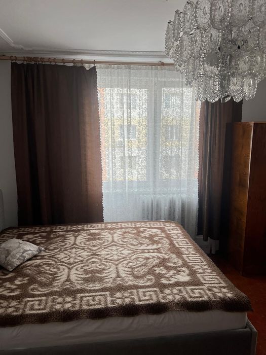 Închiriez garsoniera