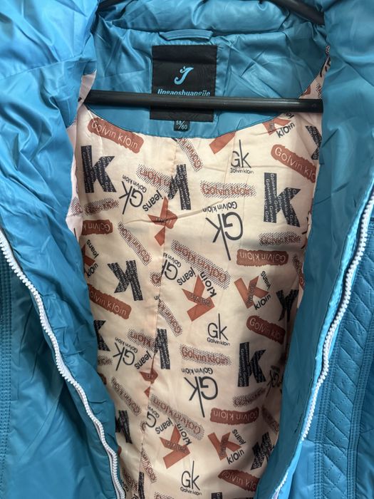 Куртка новая продам