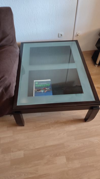 Холна маса с повдигащ механизъм