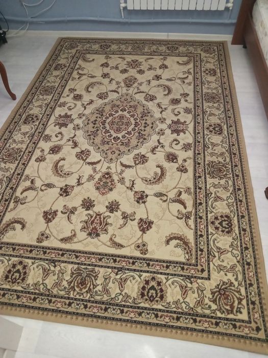 Ковер чистый 2×3  красивый  узор